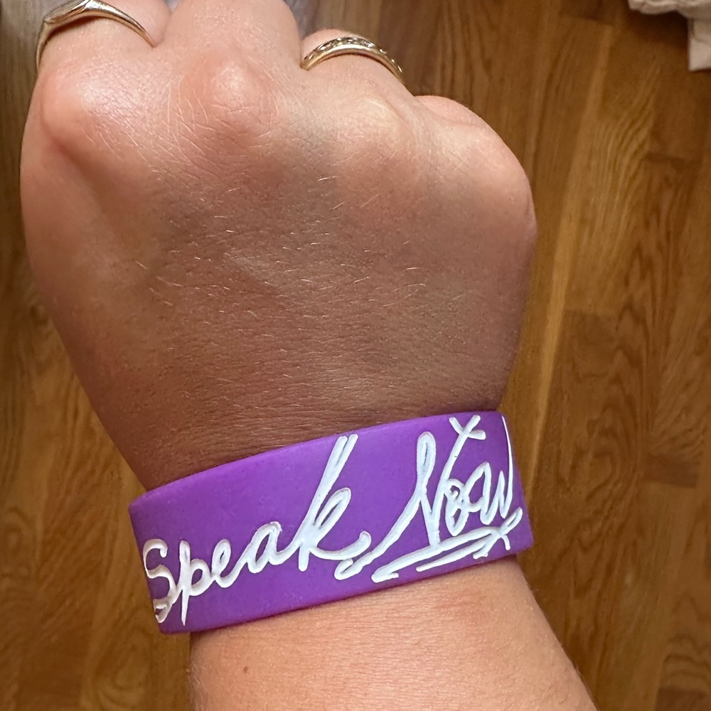 Taylor Swift Speak Now tour official Bracelet